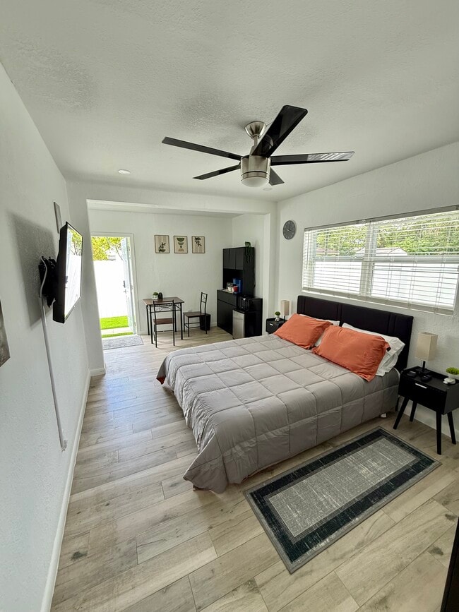 1213 NW 4th Ave, Fort Lauderdale, FL 33311