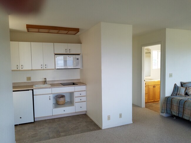 92-1365 Hauone St unit Mauka Studio Apartme, Kapolei, HI 96707 - photo 6