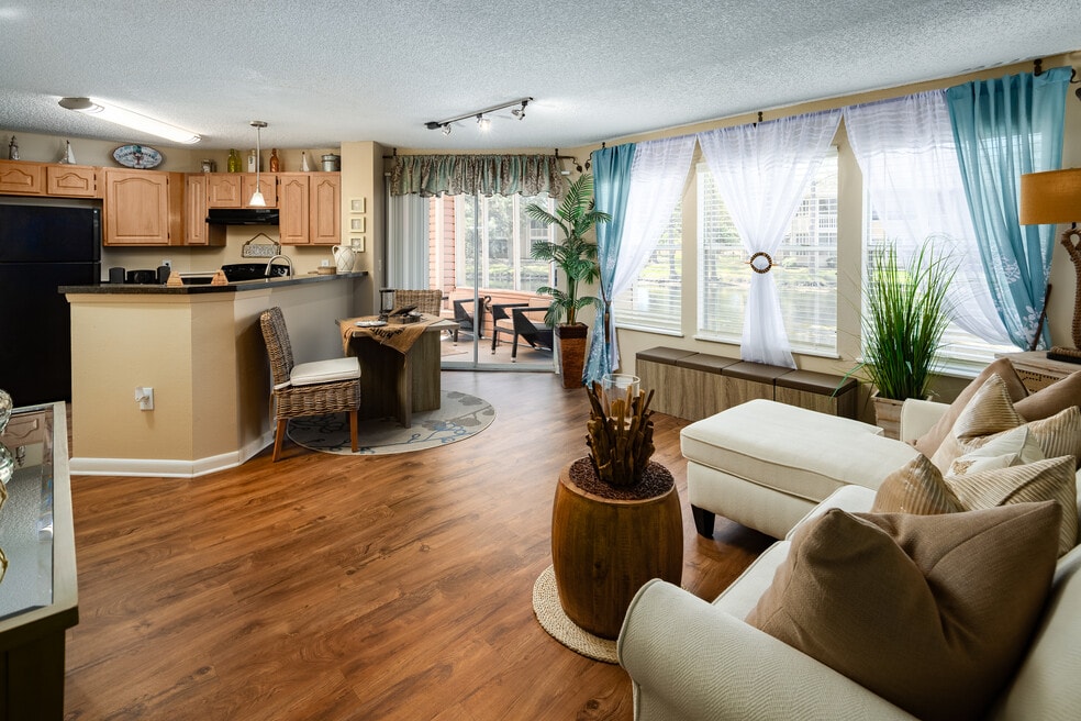 Sun Chase Apartment Homes, Bradenton, FL 34209 - photo 1