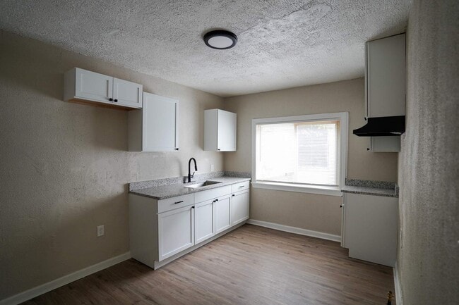 8193 Traverse St, Detroit, MI 48213 - photo 3