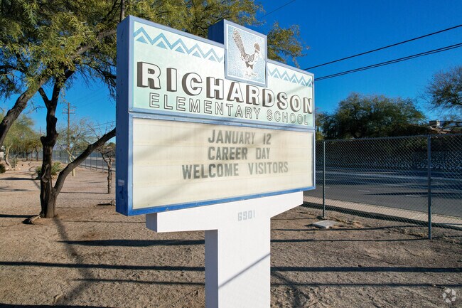 Richardson Elementary School is part of the Flowing Wells School District.