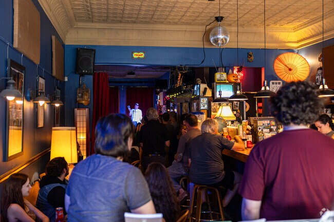 Roz-Toxx in Downtown Rock Island hosts frequent events and artist driven entertainment.
