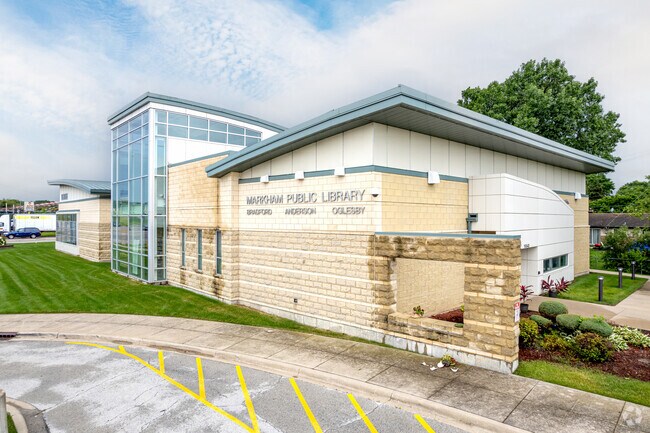 The Markham Public Library serves the community and provides resources to Hazel Crest residents.