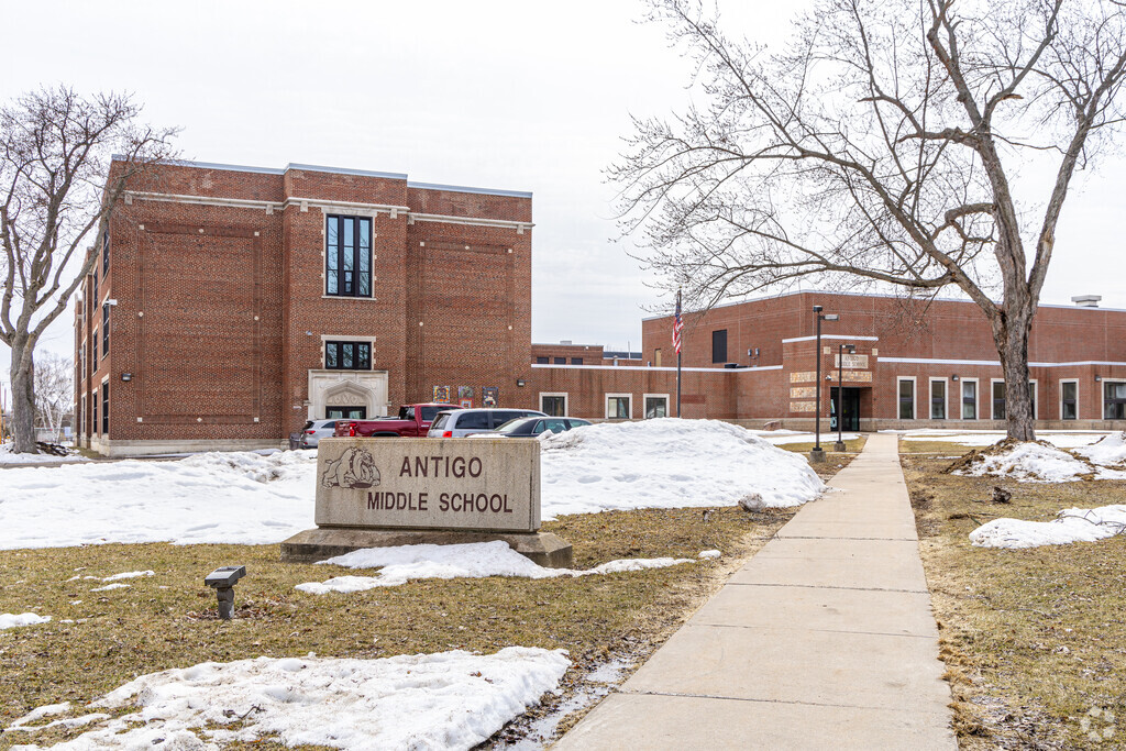 Antigo Middle School is a public school located with 502 students in grades 4-7.