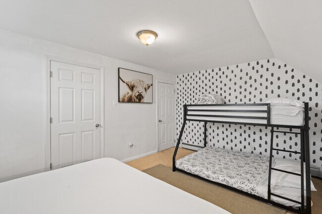 37 W 50th St unit ID1053095P, Bayonne, NJ 07002 - photo 5