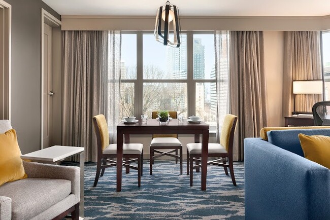 AVIA on Pike Street, Seattle, WA 98101 - photo 2