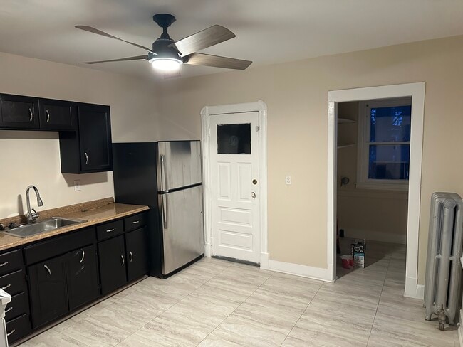 66 Rochelle St unit 66 Rochelle St., Springfield, MA 01109 - photo 4