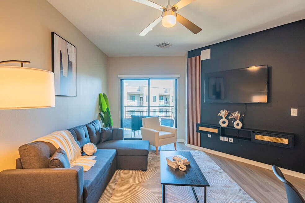 777 E Stella Ln unit ID1263044P, Phoenix, AZ 85014 - photo 1