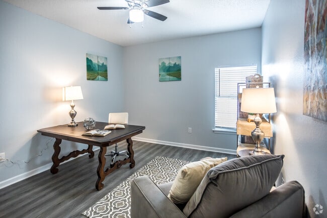 2 BR, 2 BA - 1126SF