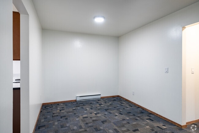 2BR, 1BA - 1,000SF - Dining Room