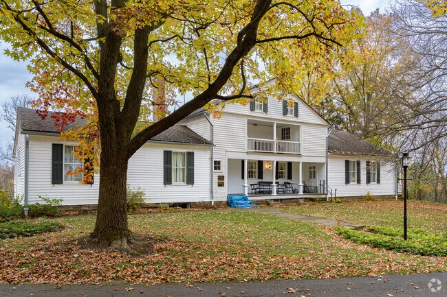 The Spring Hill Historic Home of 1821 offers events for residents of Sippo Heights.