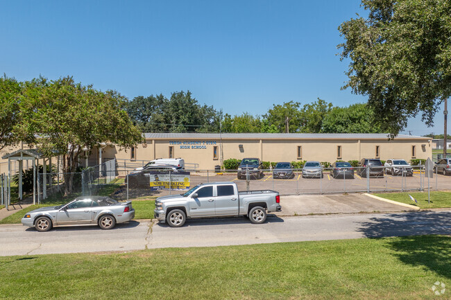 Tekoa Academy Of Accelerated Studies High School offers students a nourishing environment.
