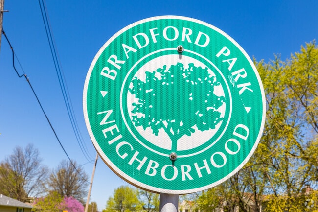 The Bradford Park neighborhood is popular due to commuting convenience and amenities.