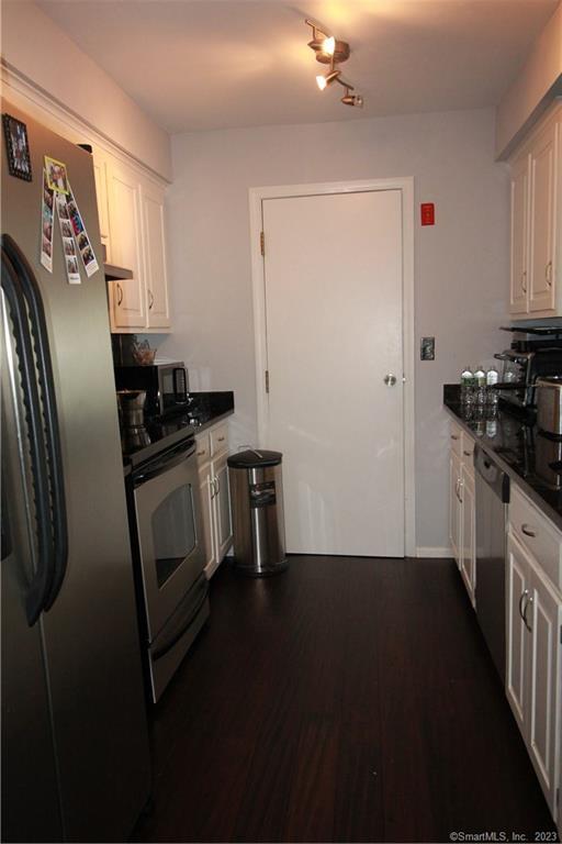 183 Livingston Place unit 2, Bridgeport, CT 06610 - photo 7