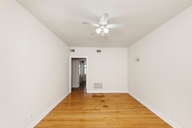 550 W Aldine Ave unit 558-N3, Chicago, IL 60657 - photo 5