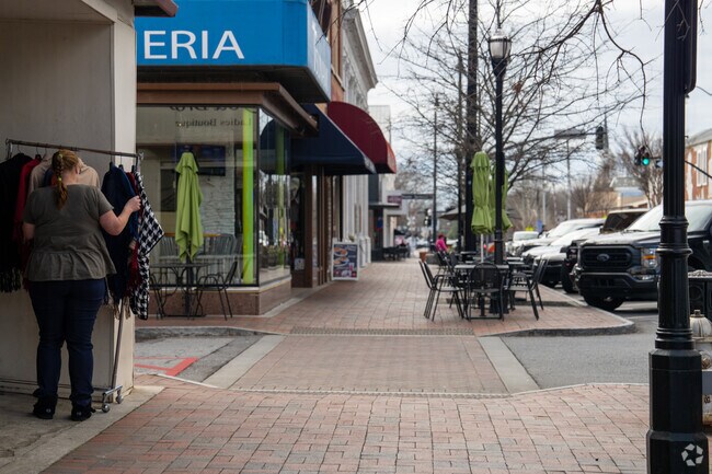 Residents can browse the shops around Marietta Square.