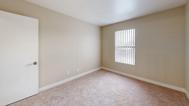 5171 Lindell Rd unit A202, Las Vegas, NV 89118 - photo 3
