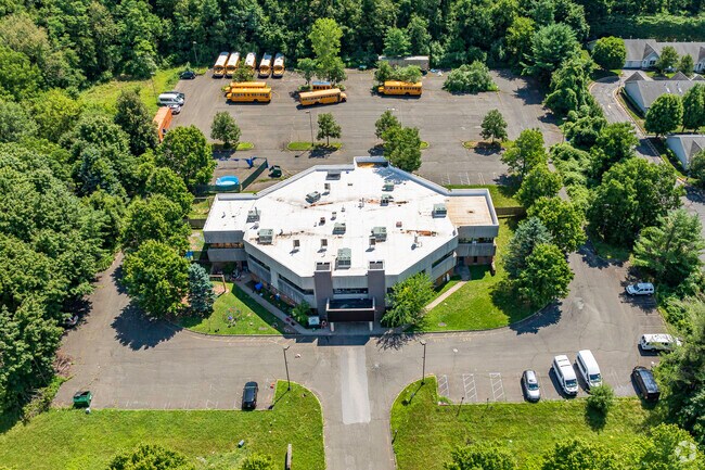 Bais Chinuch L'Bonois opens its doors to students in grades K-6.