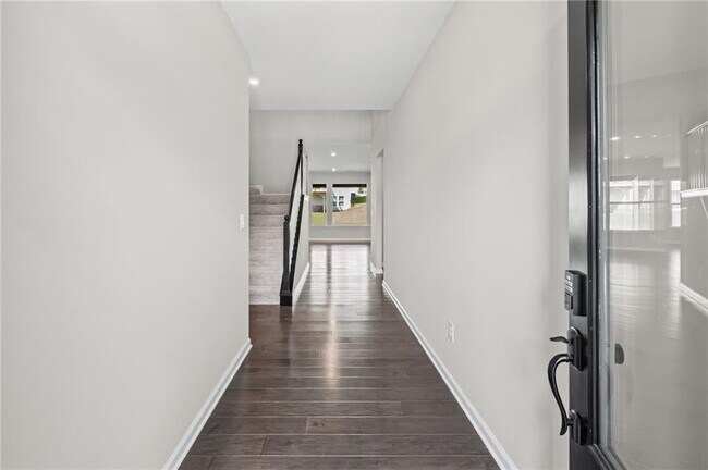 752 Crystal Lake Pkwy, Hoschton, GA 30548 - photo 6