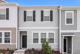 545 Landing View Dr, Eagle Rock, NC 27591