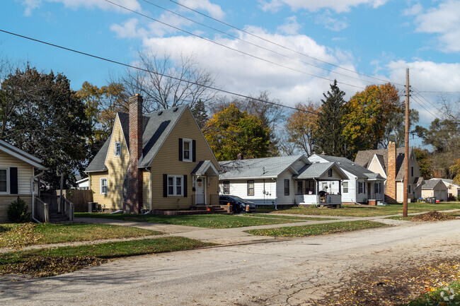 Woodlawn features a number of homes from the 1930's that have unique character.