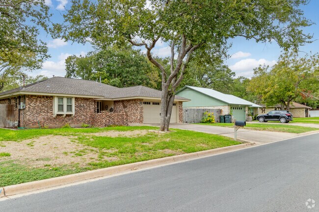 Most homes in River Bend are medium-sized and one story with large yards.