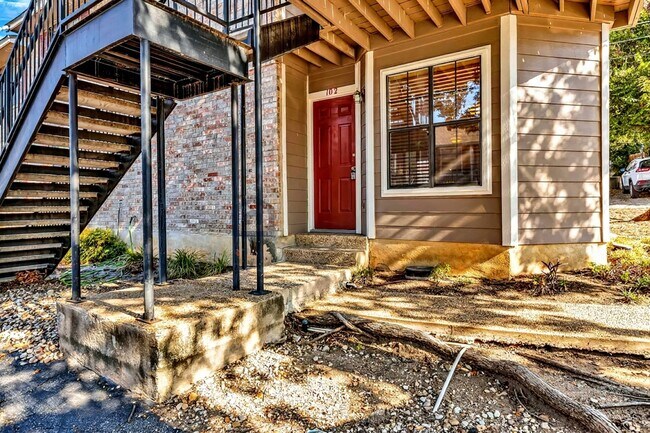 2913 Pearl St unit 102, Austin, TX 78705 - photo 3