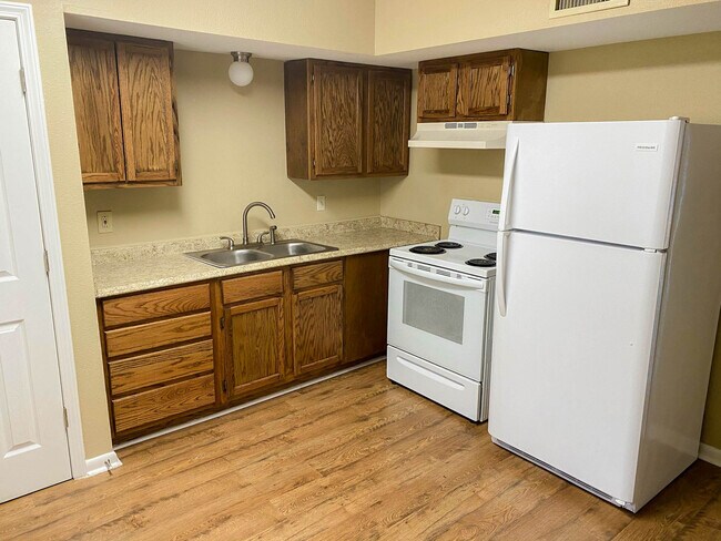 9405 Lew Cir unit B, Little Rock, AR 72209 - photo 7