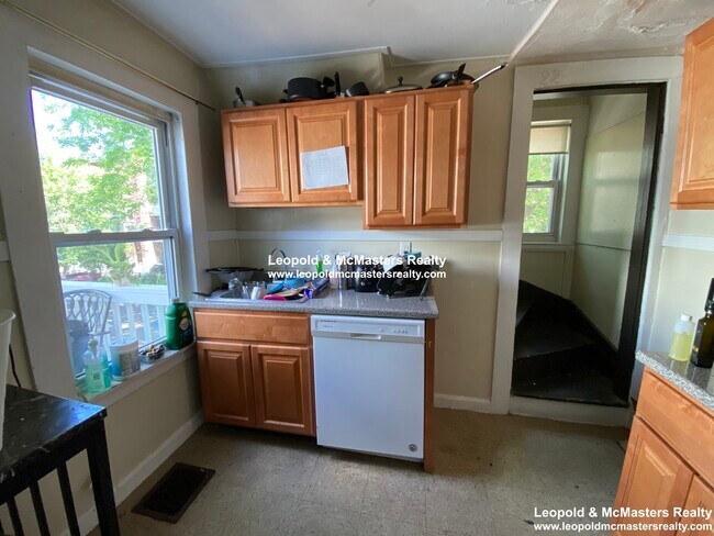 24 Greylock Rd unit 1, Boston, MA 02134 - photo 5