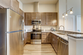 541 W 78th St, Chanhassen, MN 55317