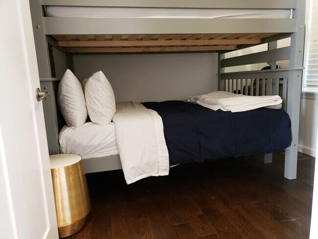 204 Magnolia St unit ID1056140P, Cincinnati, OH 45202 - photo 6