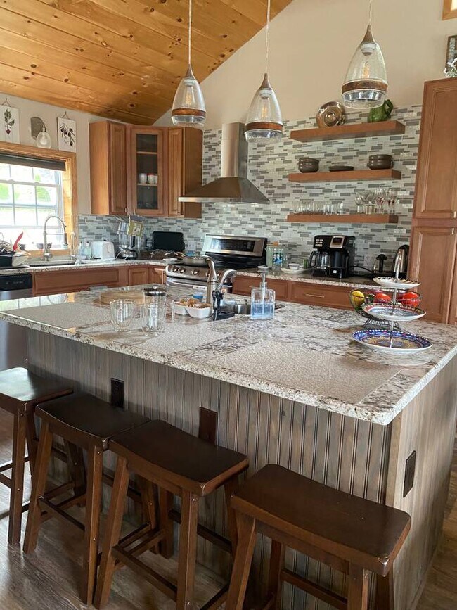 41 Taylor Rd Unit Furnished Lakehouse, Patterson, NY 12563