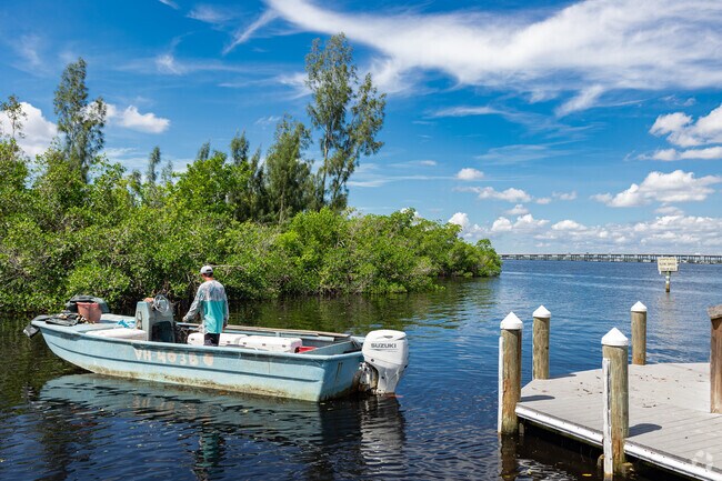 Cleveland boaters have direct access to the Peace River using boat ramps in the neighborhood.