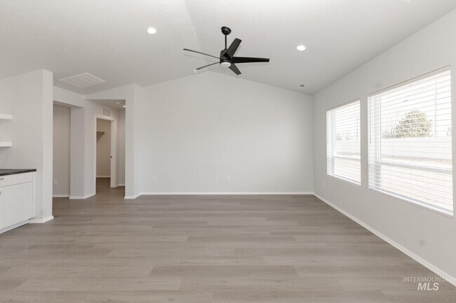 7166 E Shields Dr, Nampa, ID 83687 - photo 5