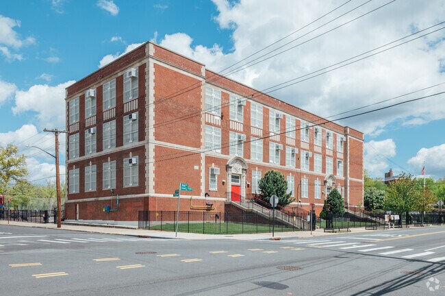 Kids living in South Beach can attend Niche B-rated P.S. 46 Albert V. Maniscalco.