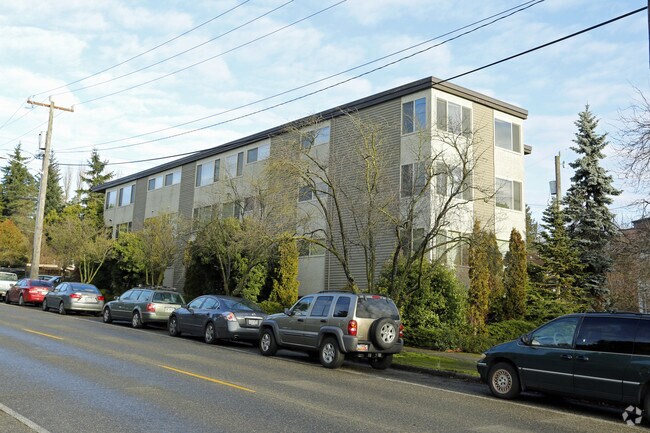 Barbi Apartments, Seattle, WA 98105 - photo 2