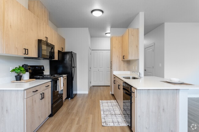 2BR, 2BA - 952 SF