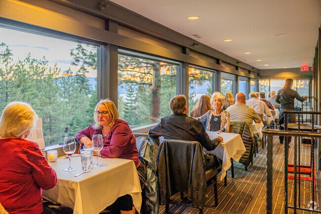 Kingsbury's well known restaurant, Chart House, offers delicious meals and stunning views.