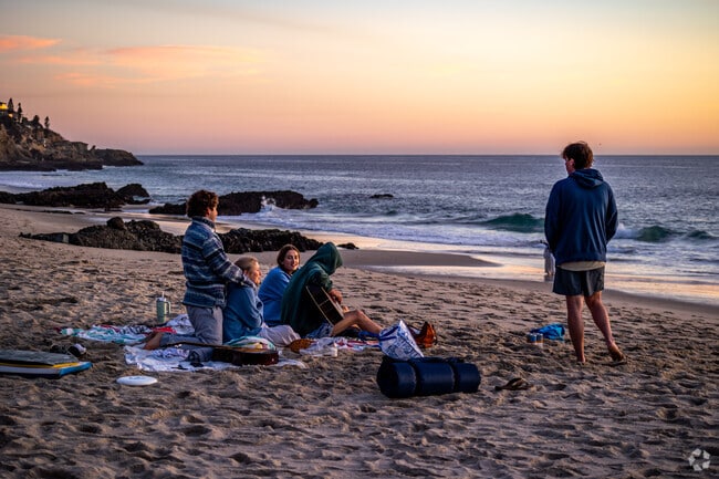 1000 Steps Beach is a popular spot for beachgoers near Colinas de Capistrano.