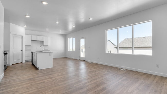 8768 W Trotter Mine Dr, Magna, UT 84044 - photo 7