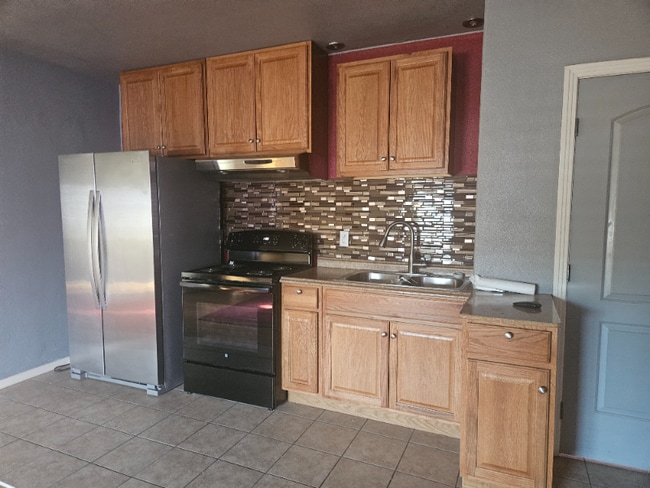 1216 W Calle de Oro, Calexico, CA 92231 - photo 6