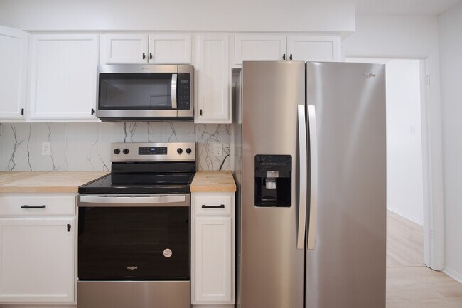 106 Woodhouse Ln unit D, Savannah, GA 31406 - photo 4