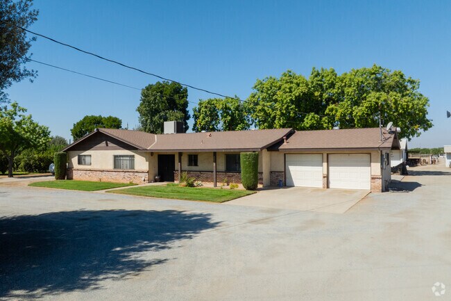 Alongside grassy lawns, Strathmore homes can also come with attached garages.
