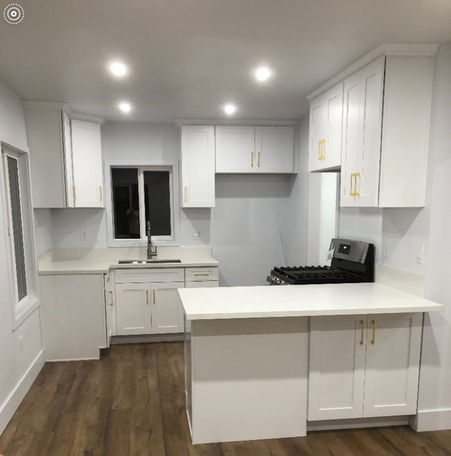 10900 Lillian Ln, South Gate, CA 90280