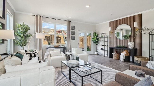 210 College Cir, Hapeville, GA 30354 - photo 2