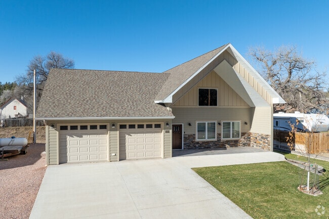 Residents are able to find homes with spacious yards in Hot Springs.