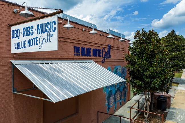 he Blue Note Grill is one of the Triangle's premier live-music venues.