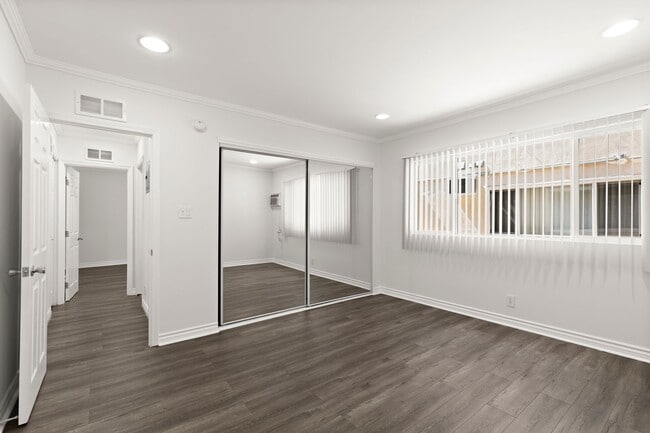 Cozy Perfect Location Three Bedroom Availa..., West Hollywood, CA 90048 - photo 7