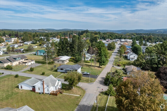 Quiet back streets are filled with single family homes in Kingwood.