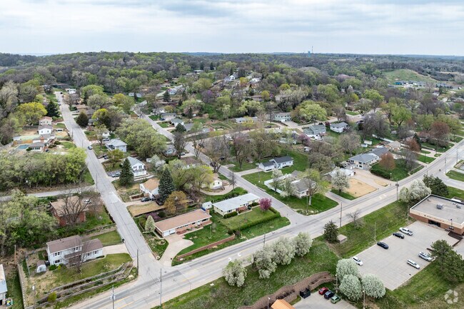 Bennett Avenue connects all of Valley View to the rest of town.